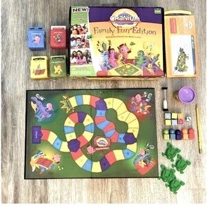 CRANIUM FAMILY FUN EDITION Hasbro board game. 4+ players. Ages 8-adult.